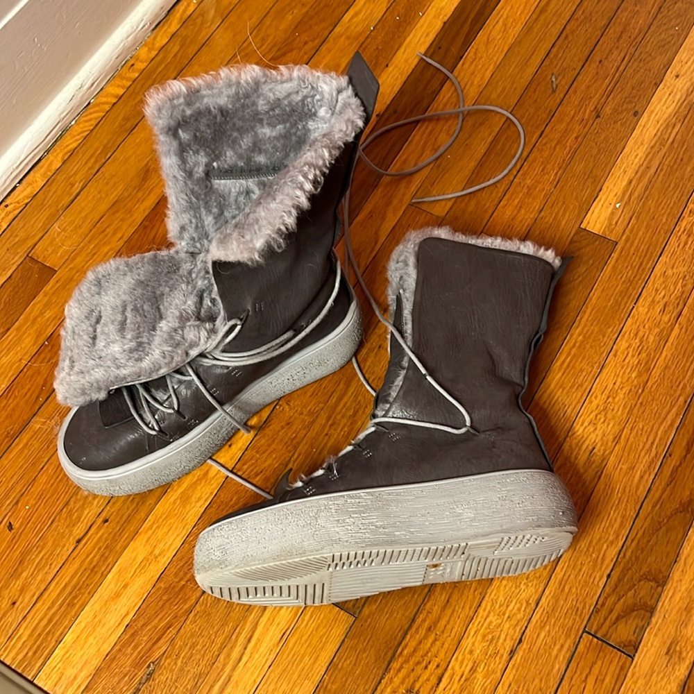 Puro Secret Booties Fits like a US 9.5